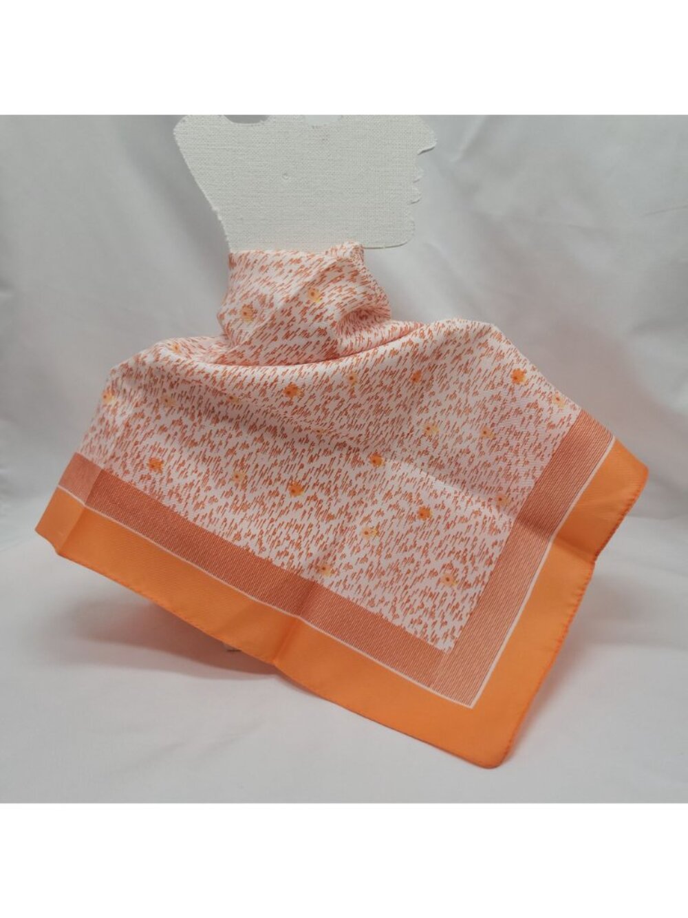 Vtg Orange & White Geometric Floral Scarf 20" Square Made In Italy Polyester - Picture 13 of 13